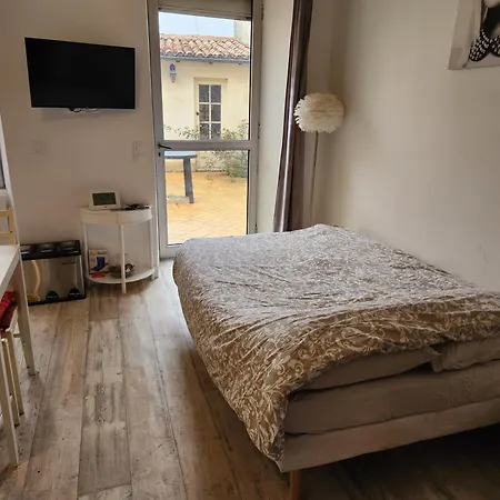 Apartment Immeuble Hypercentre Saint-Jean-d'Angely